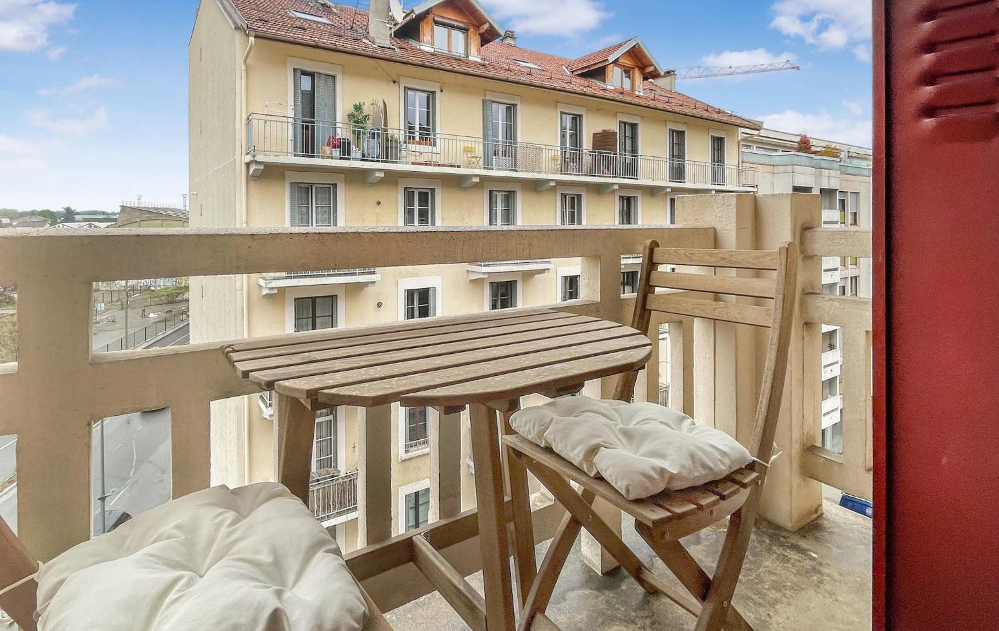 Homey Awesome - Proche Gare Et Tram - Centre-Ville - Balcon Prive - Wifi Gratuit Annemasse Bagian luar foto